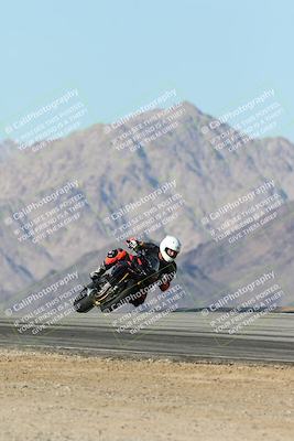 media/Dec-01-2025-Moto Forza (Mon) [[2daa91e15f]]/2-Intermediate Group/Session 4 Turn 9/